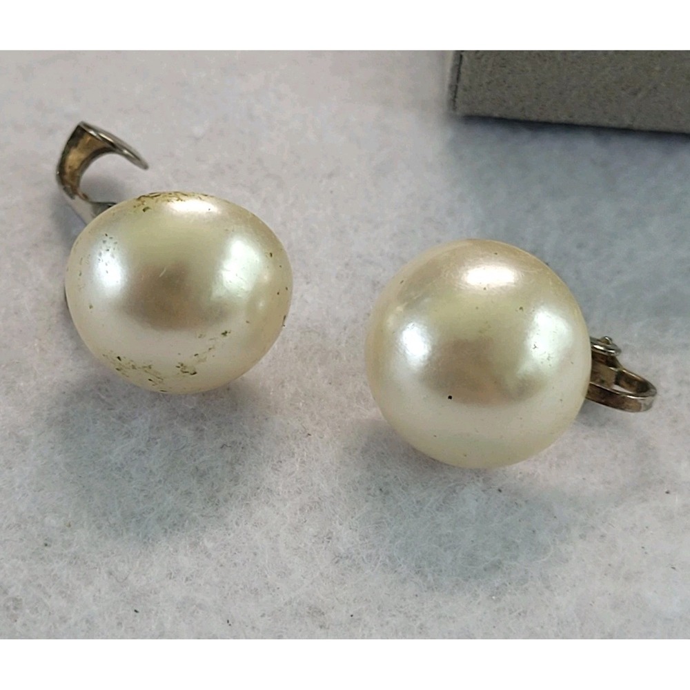 Mid Century Off White Simulated Pearl Round Cushion Clip On Earrings Vintage